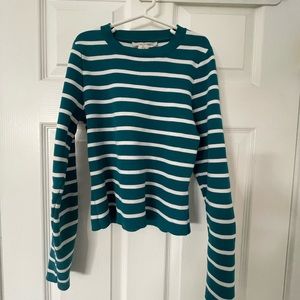 Blue long sleeve top, stretchy and comfortable